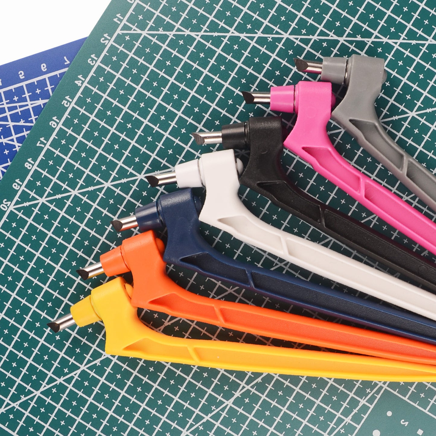 CraftyCutter™ | DIY paper cutter!
